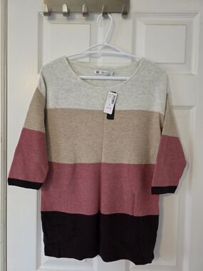 NWT | Scoop Neck 3/4 Sleeve Sweater | SZ Medium